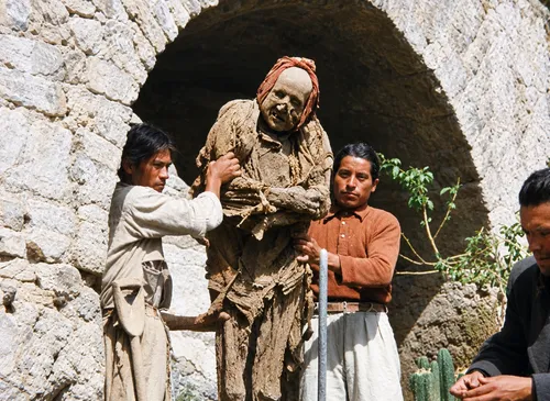 Momia de Guano, símbolo de la historia y patrimonio cultural de Guano, Ecuador.